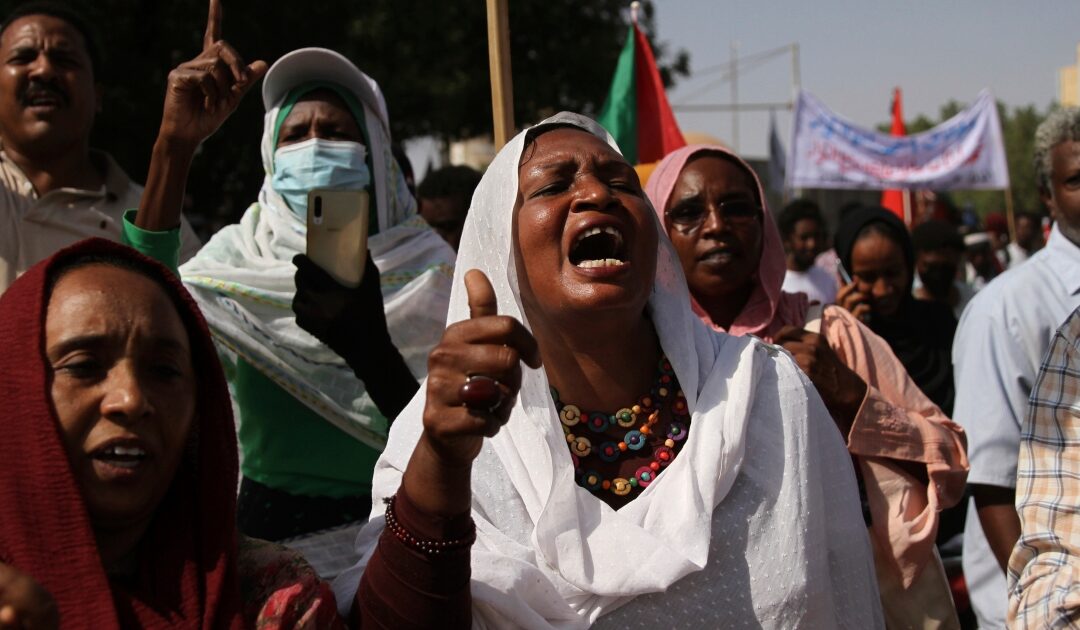 Tear gas fired at thousands rallying for civilian rule in Sudan | News | Al Jazeera